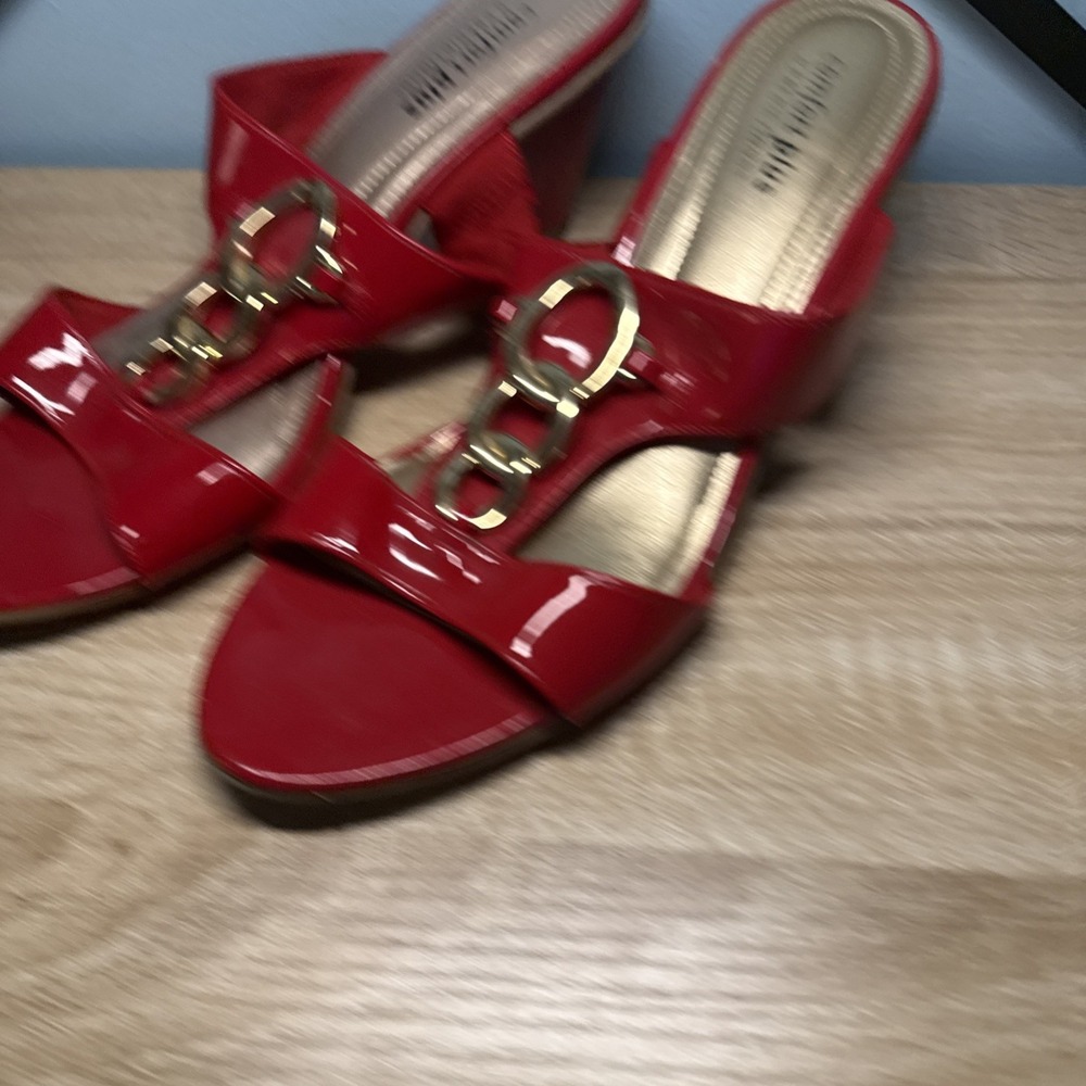 comfort plus by Predictions Red Patent Slingback Sandals with Gold Chain - Picture 3 of 7